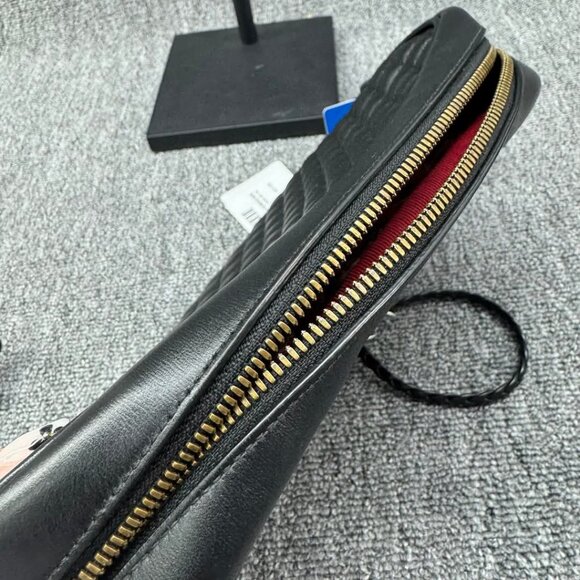 Gucci Laminated Nappa Web Trapuntata GG Shoulder Bag 588-032225 - Picture 10 of 16